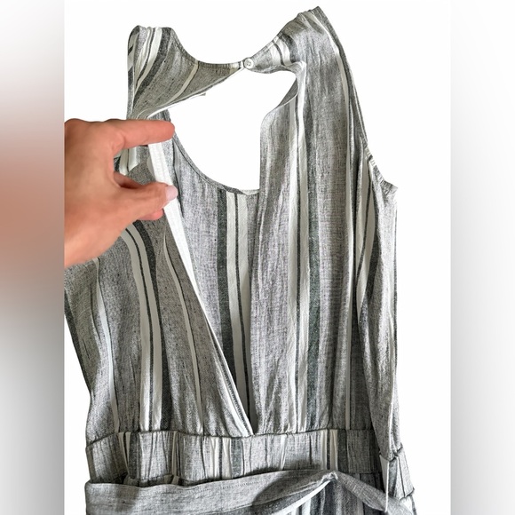 Cloth & Stone Linen Blend Striped Jumpsuit Size S Gray White Cropped Wide Leg - Picture 4 of 13